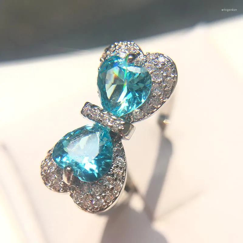 Pierścienie klastra 2023 Modna łuk szafir pełny diamentowy pierścionek dla kobiet Kryształowy cyrkon Weselna biżuteria Hurtowa