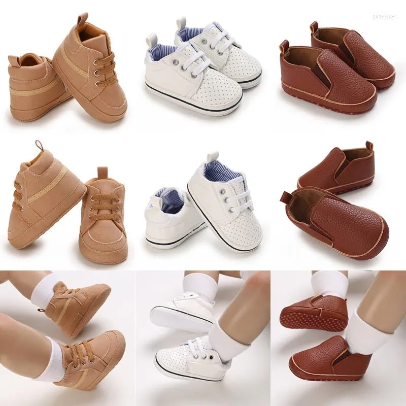 First Walkers Spring Fashion Born Baby Shoes Boy Girl Sport classico Suola morbida PU Walker Sneakers casual Battesimo bianco