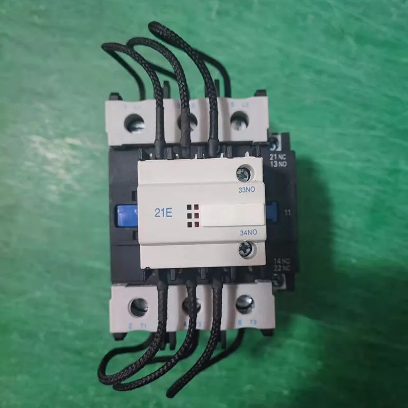 Fabricante de contactores de condensador, contactor de CA electromagnético cargado con condensador
