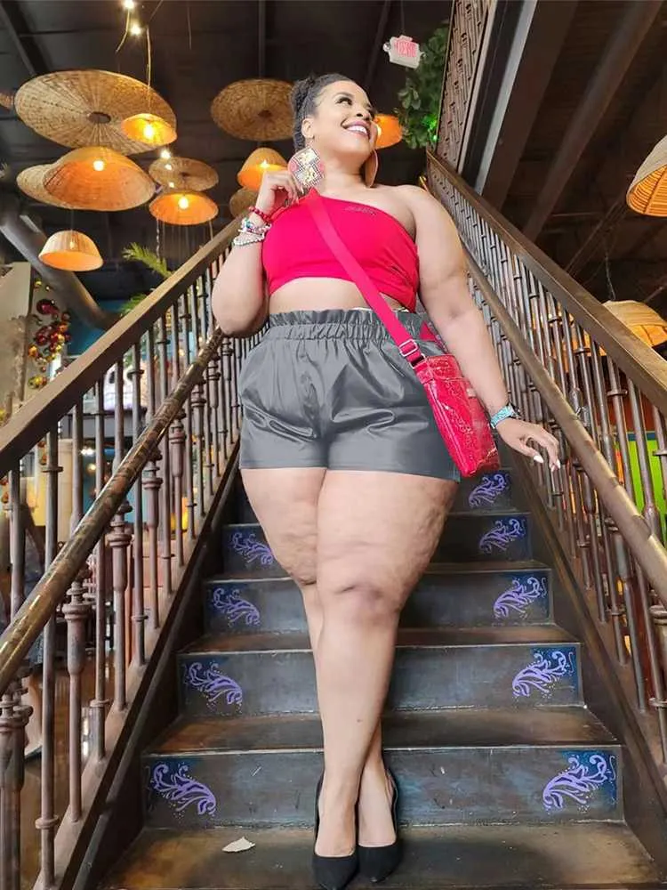 Plus size high waisted leather shorts top