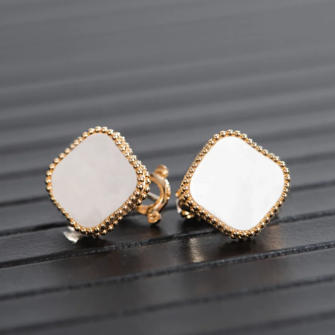 Airy Fashion Clover Clip-On Pendientes para mujer Chapado en oro Blanco Nácar Pendientes Compromiso Regalo