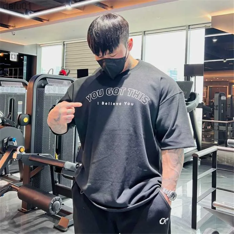 Löst stil korea märke 2022 t shirt sommarmens gym bodybuilding fitness casual t-shirt manlig streetwear hip-hop tshirt stor storlek l230520