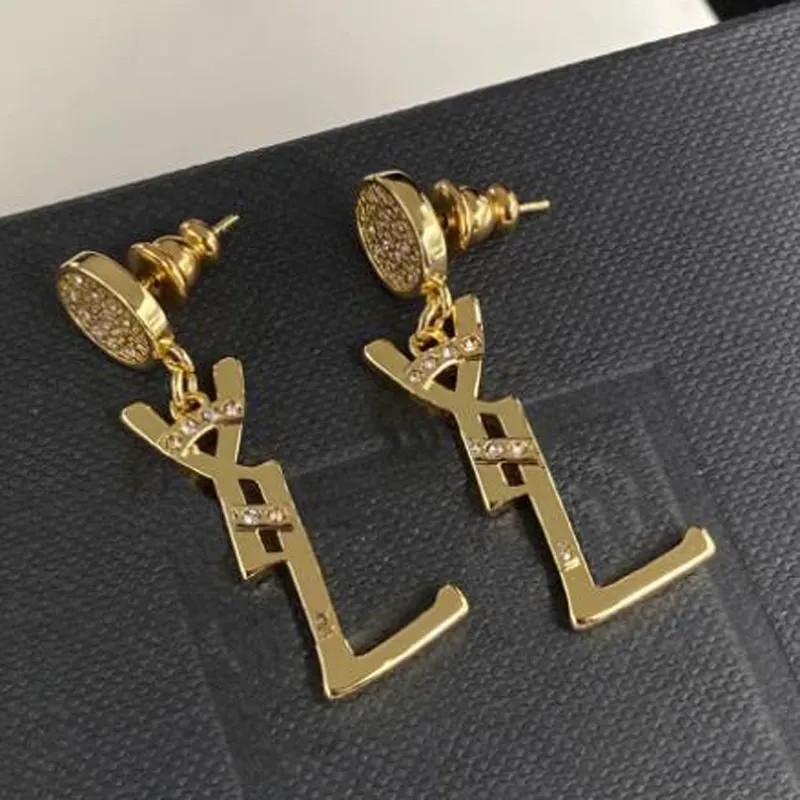 Pendientes de diamantes Joyas de diseñador Pendientes de oro de moda para mujeres Pendientes de tuercas de oro Aros para damas Pendientes de boda Compromiso 23671D