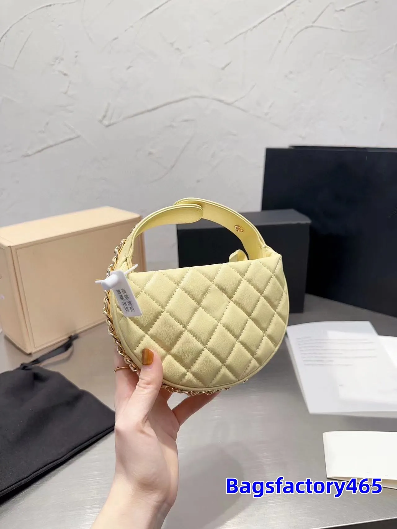 Atacado Bolsa de noite de novo designer de luxo Bolsa de corrente de embreagem Moda feminina Bolsas a tiracolo de ferragens de prata Bolsa clássica de couro de cordeiro Carteira de ombro Totes