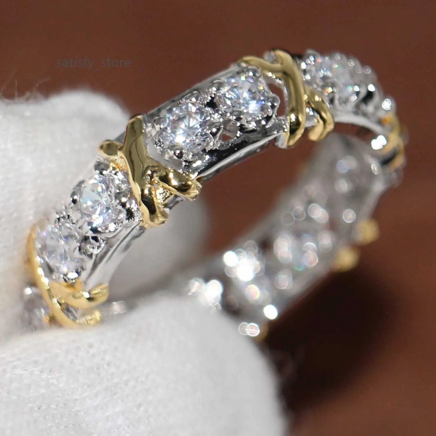 Groothandel professionele eeuwigheid diamonique cz gesimuleerde diamant 10kt wit geel goud gevulde trouwringkruisgrootte 5-11