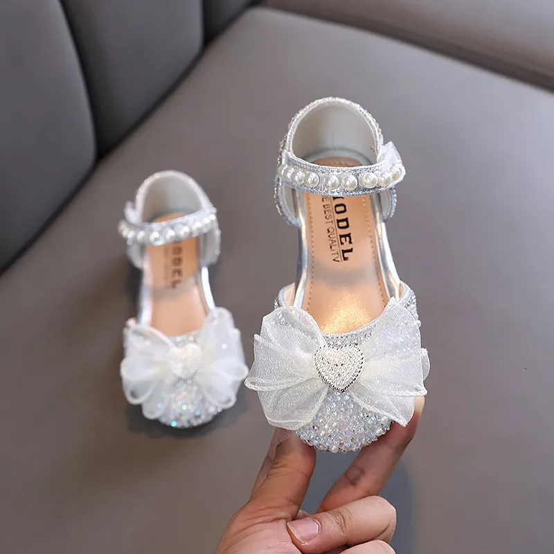 Sandalet çocuklar sandaletler yay düğün prenses kızlar sandal partisi dans bebek öğrencisi flats çocuk performans ayakkabıları h251 230606
