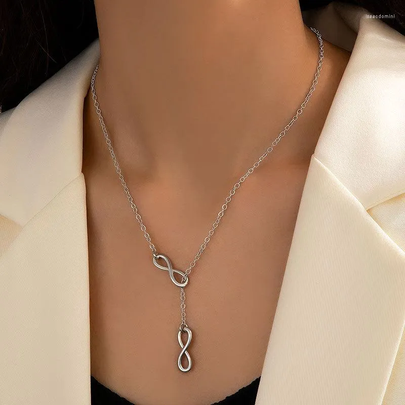 Chaînes Simple délicat en forme de 8 pendentif clavicule collier pour femmes filles couleur argent créatif géométrique chaîne réglable