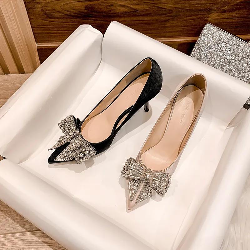 6cm New Fashion Satin Punta a punta con strass Bow Sexy Tacchi alti Banchetto Party Women Shoes 41 42 43