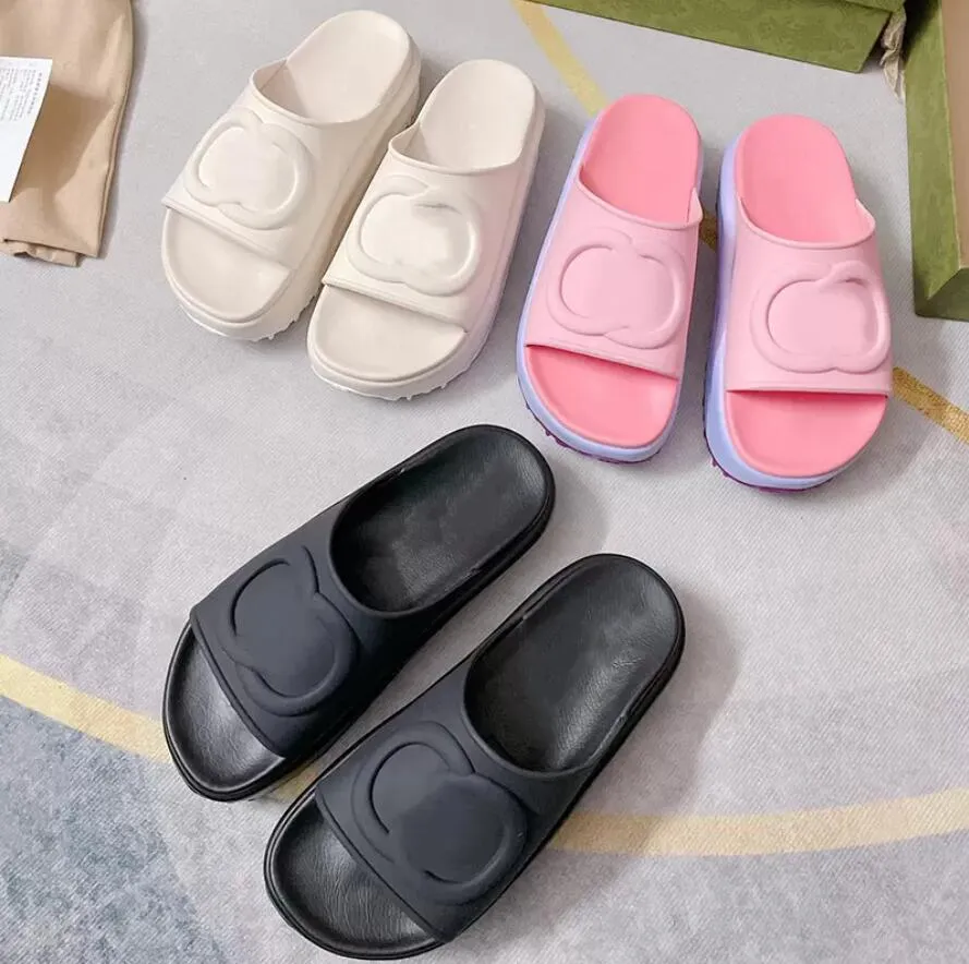 Тисненные перекрывающие g Slide Slippers Женщины пена толстые нижние летние пляжные слайды без скольжения платформы резиновые сандалии шлепанцы