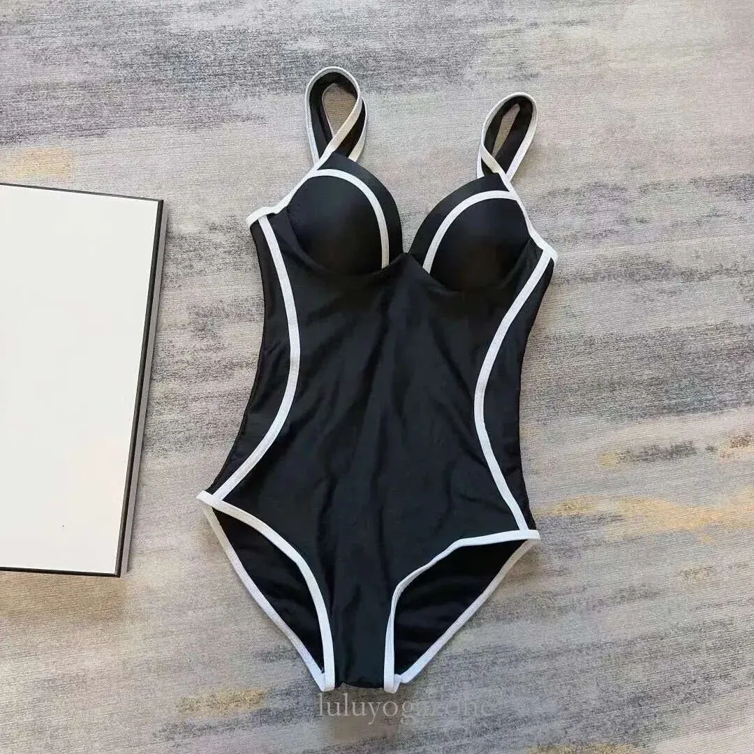 Designer Zwempakken Zomer Strand Badpak Vrouwen Sexy Gewatteerde Badmode Zomer Pure Kleur Een Stuk Hoge Cut Multi Stijlen Dame klassieke Badpak Maillot De