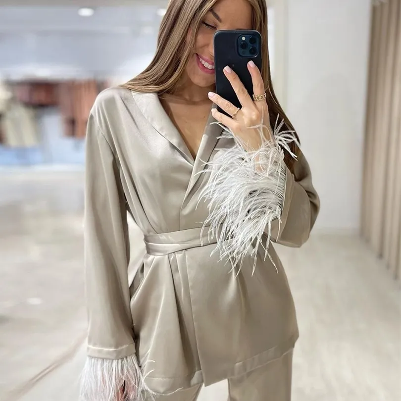 Kvinnor Tvåbitar byxor Clablive Causal Loose Home Suit Autumn Fashion Khaki Satin Wide Set Elegant Long Sleeve Laceup Robes 230608