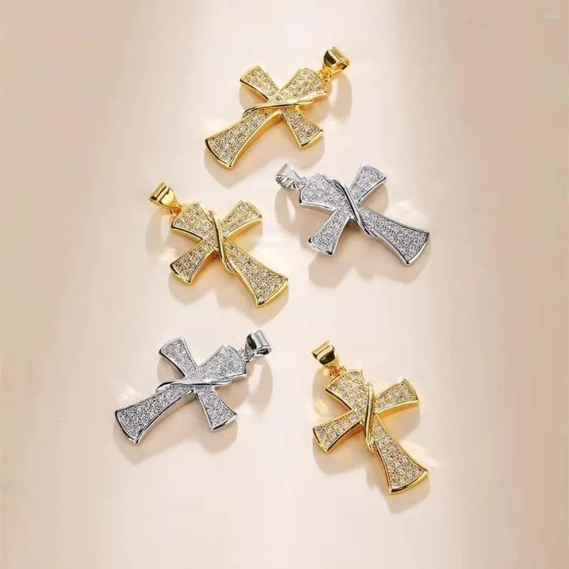 チャームチャームチャームネックレス用贅沢なDIYクロスペンダントゴールドメッキ銅ジルコン宗教宝石コンポーネント