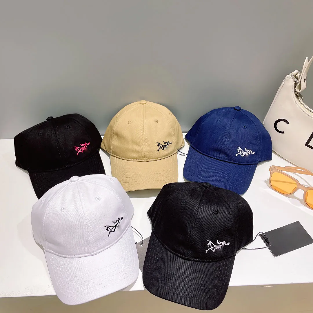 Yaz Sporları Tasarımcı Top Cap Çift Aynı Hayvan Kemik Nakış Arka Mektup Nakış 5 Renkler Casquette