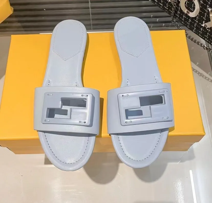 2024 Luxe Designer Hommes Femmes Pantoufles Sandales Chaussures Slide Summer Mode Large Tongs plates avec boîte Taille 34-41