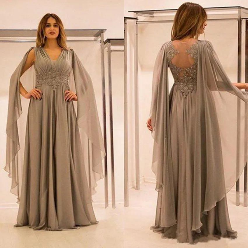 2023 Elegante abito lungo grigio per la madre della sposa con maniche a scialle Appliques Lunghezza pavimento in chiffon Abiti da cerimonia per donna Taglia personalizzata