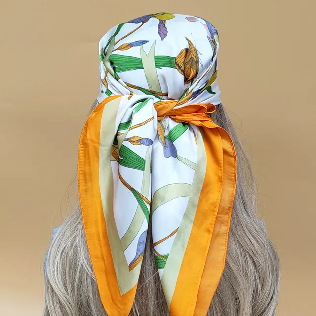 Four Seasons Style Kerchief Sunscreen Square Headscarf Luxury 70x70cm Silk Hijab Populära Women Beach Scarves