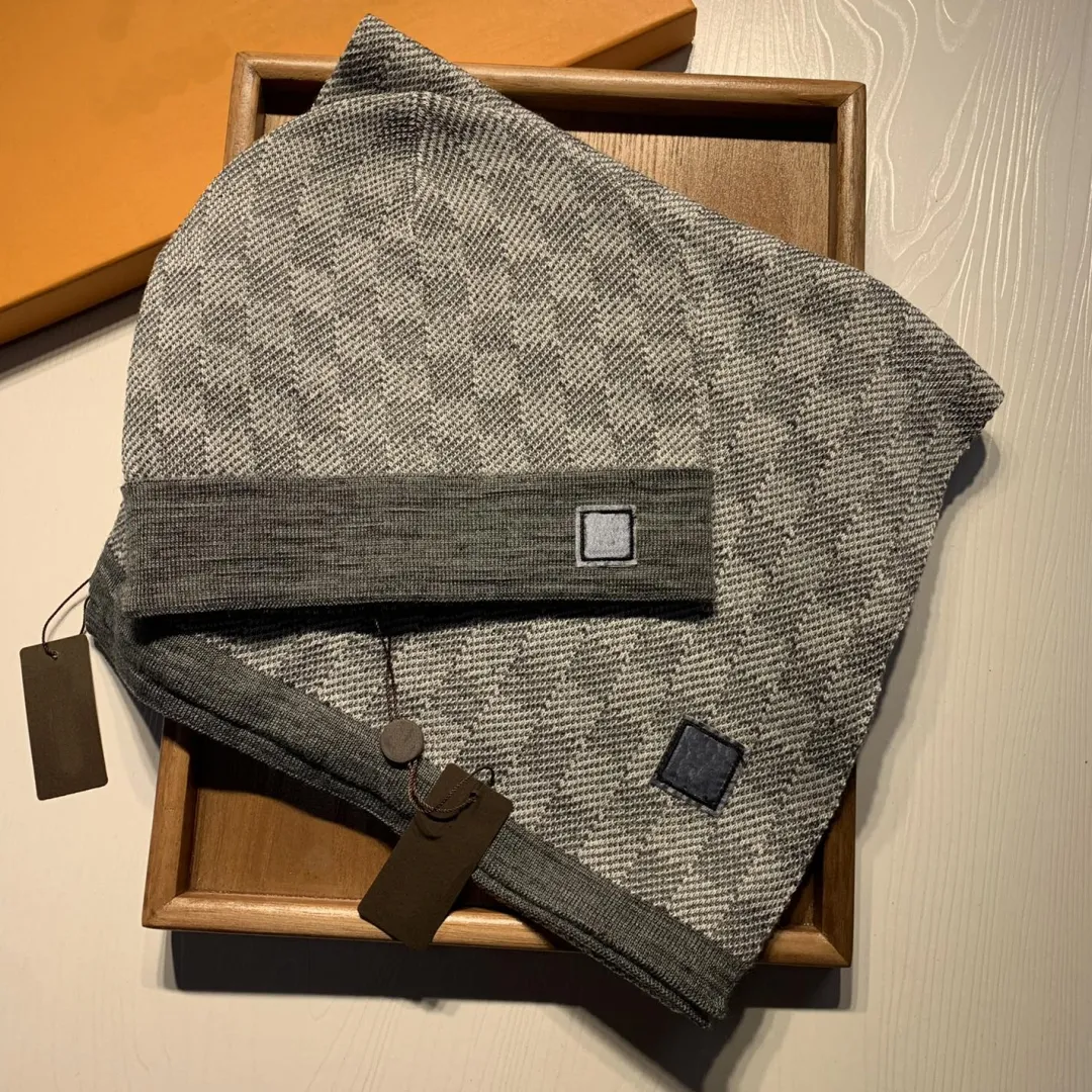 Luxury Designer Snapback Beanie Satin Scarf Set For Men And Women Seda  Collection From Good_ornament, $26.37 | DHgate.Com