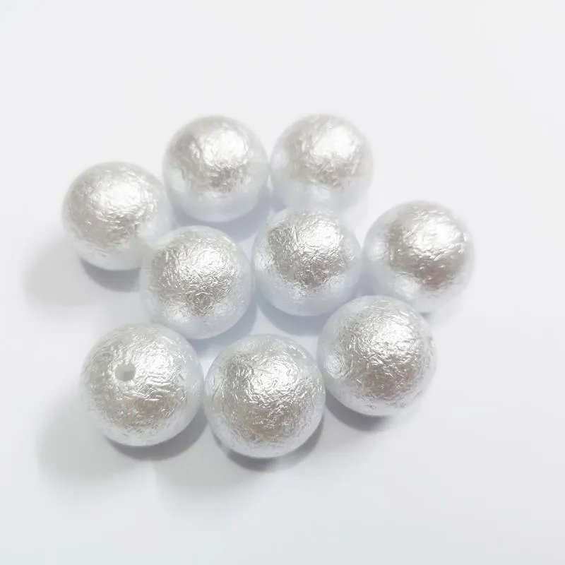 Koraliki najnowsze! 20 mm 100pcs /działka czyste białe akrylowe zmarszczki perełki perłowe do masywnego naszyjnika /biżuterii mody