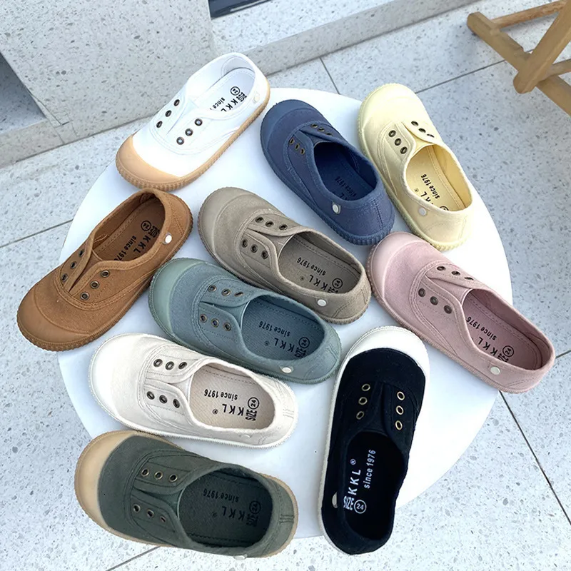 Athletic Outdoor Kids Shoes Boys Soft Low Top Casual Sport Girls Slip On Canvas Sneakers andningsbara barn Overshoes Kid F08142 230608