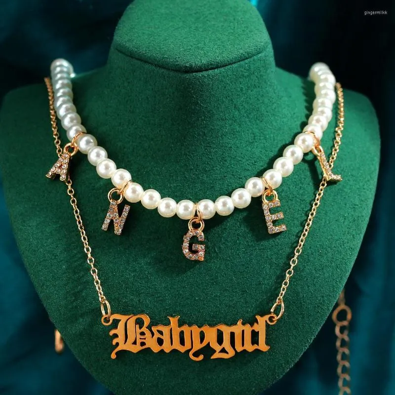 Łańcuchy Trendy złoty kolor Babygirl List Naszyjnik dla kobiet wielowarstwowy Pearl Angel Crystal Choker Party Biżuteria