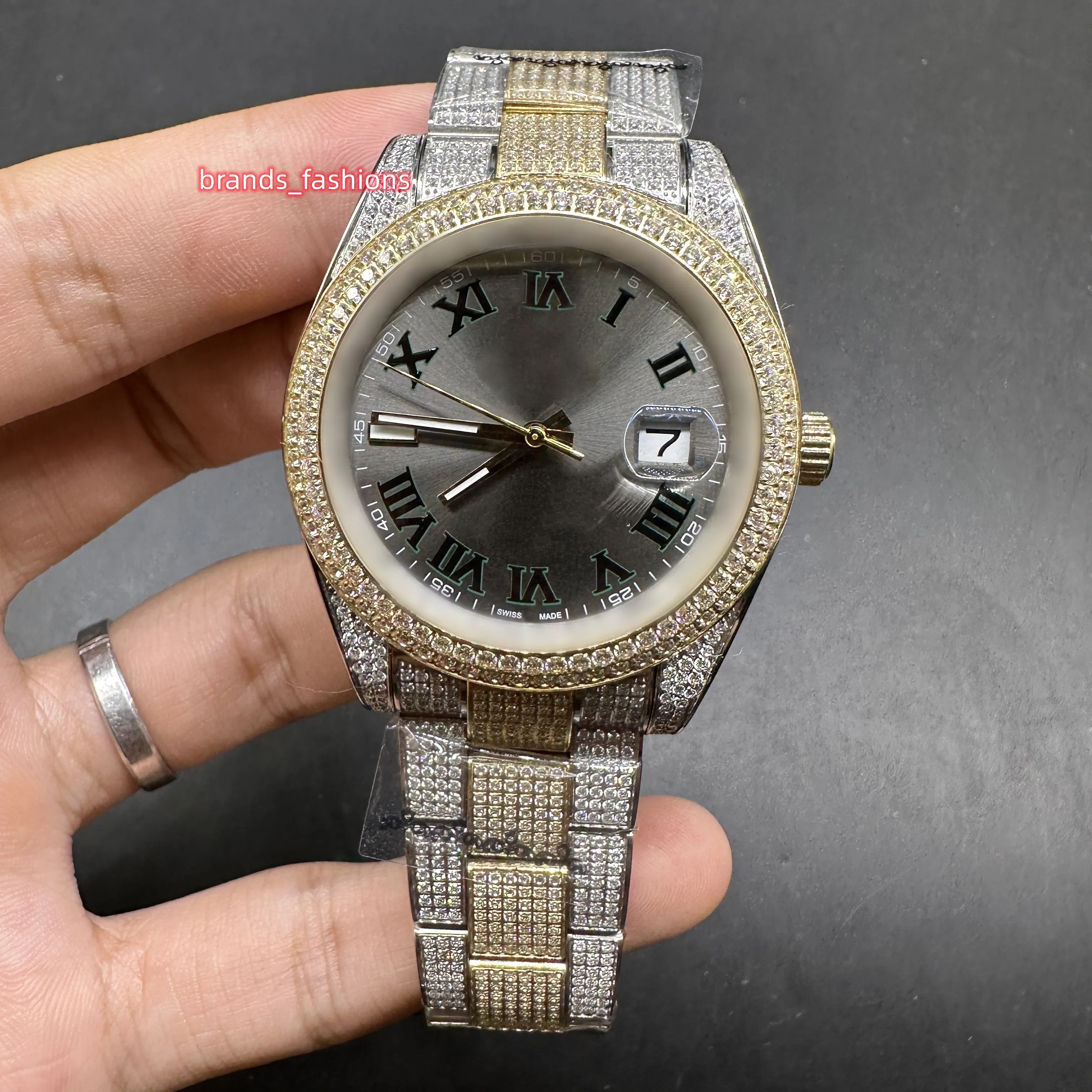 Montres classiques pour hommes faites à la main diamant glacé montre populaire visage gris 2 tons or boîtier en acier inoxydable montre brillante bonne montre mécanique automatique pour hommes