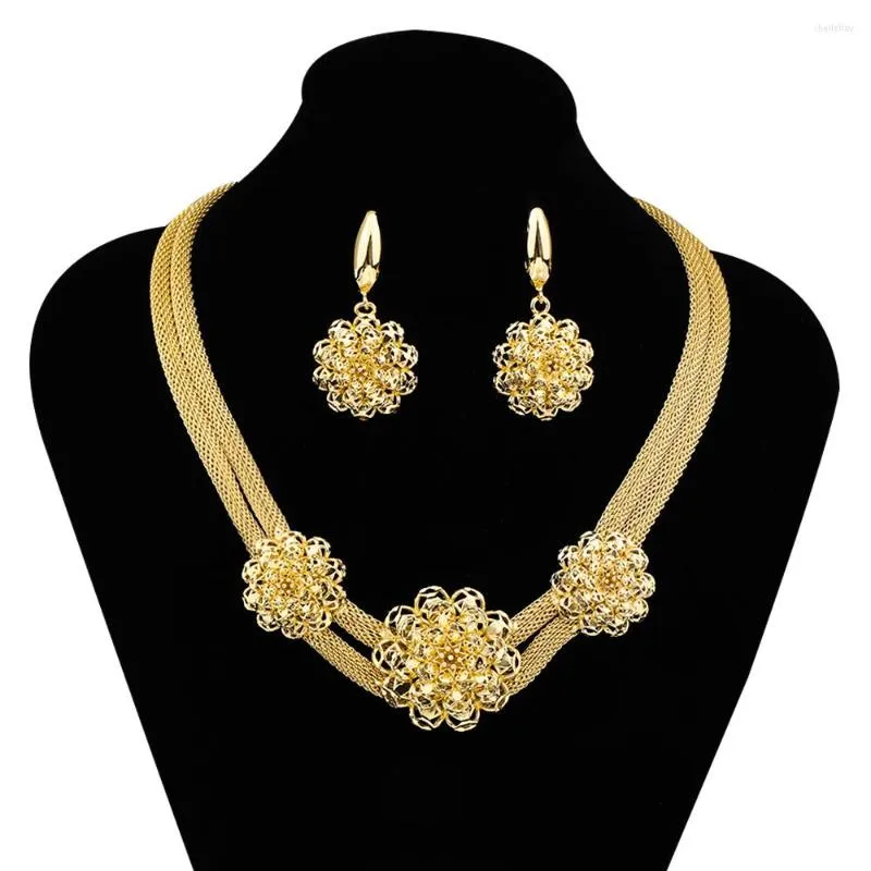 Necklace Earrings Set African Gold Color Luxury Flower Design Flat Pendant Earring Jewelry Dubai Brazilian Women Wedding Party Bride Gift