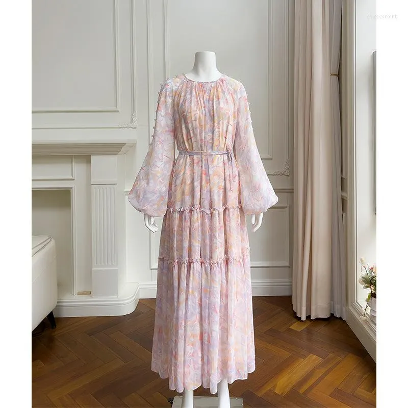Sukienki swobodne Elegancka wiosenna letnia damska sukienka drukowana Latarnia luźna plisowana ciasto spódnica zabawna szyfonowa różowa scena kostium sceniczny