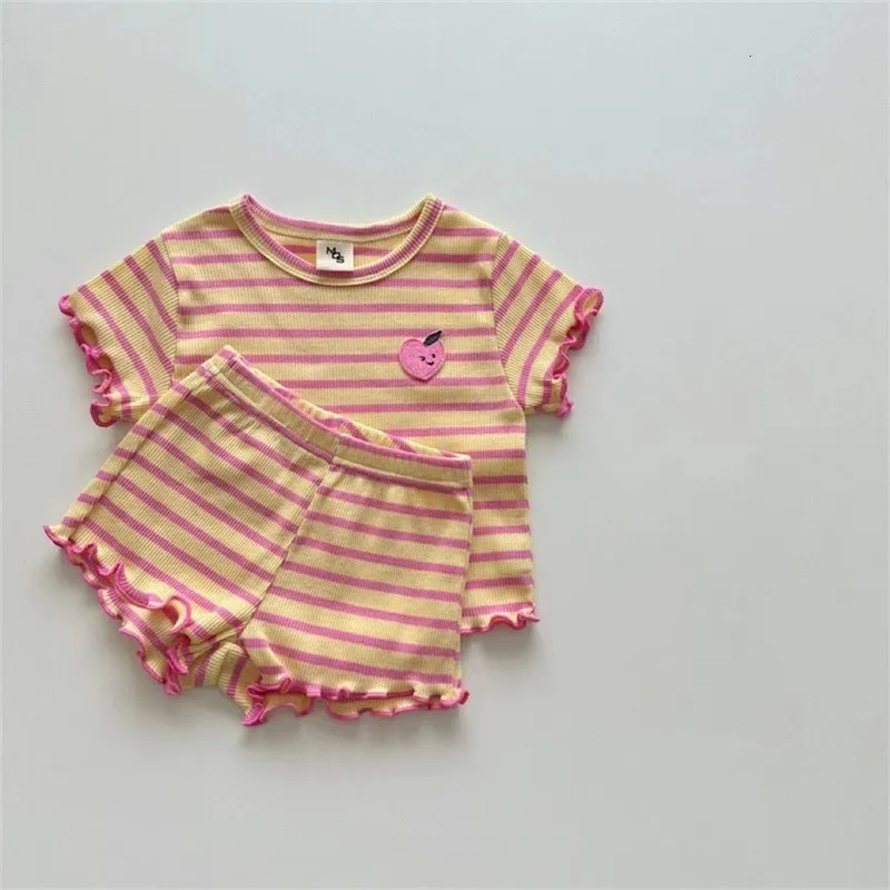 Rompers Summer Baby Rands Short Sleeve Clothing Set Girl Ear Edge Tops 2 Pieces Passar Kids Gruvmönster Kläder Objekt 230607