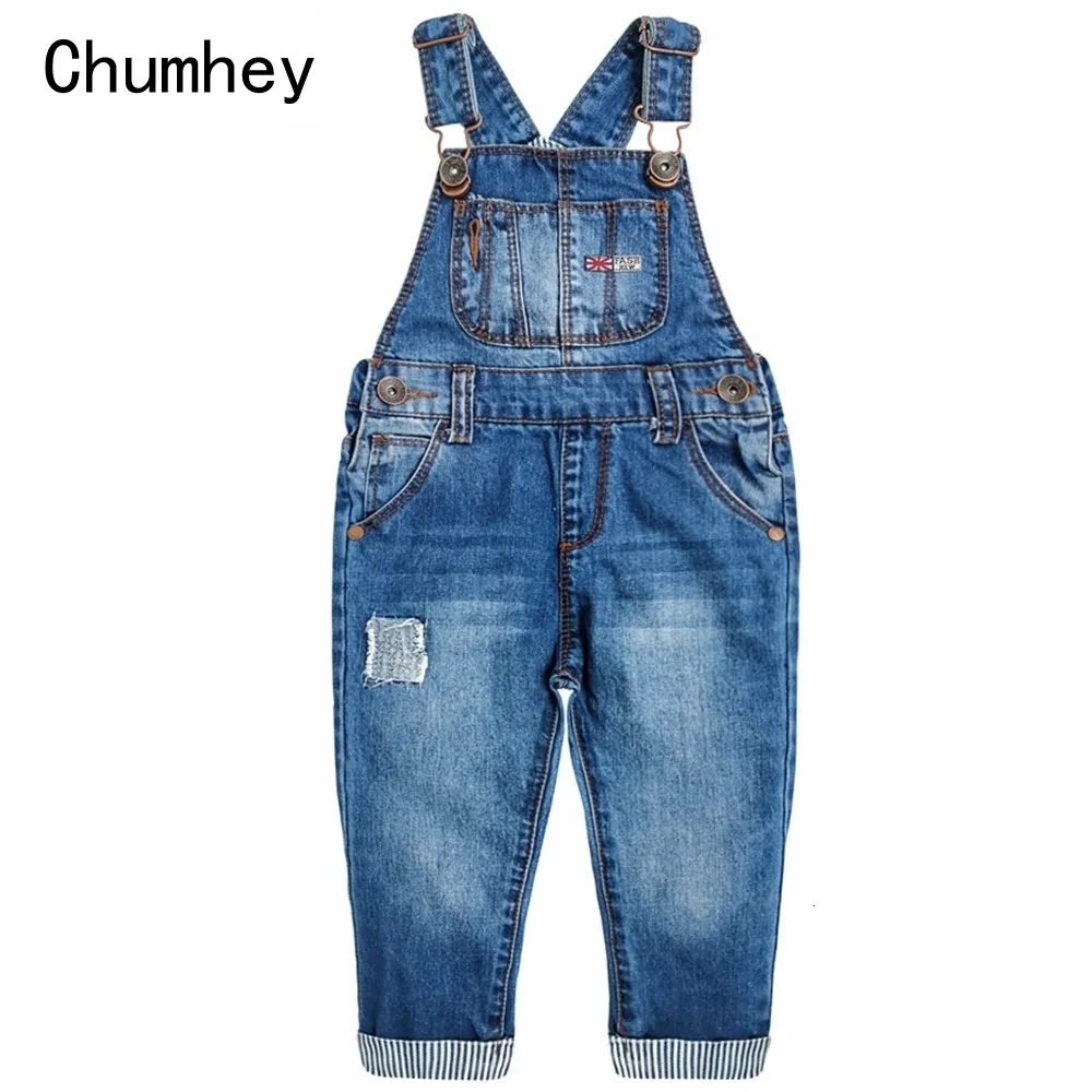 Overaller 16t baby pojkar mjuk bomulls denim jeans småbarn hakgängs spänningsficka jumpsuit pojke byxor barn kläder bebe kläder 230608