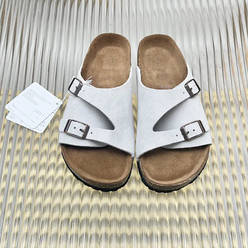 Zomer nieuwe stijl sandalen Luxe ontwerper Slider paar sandalen Slippers Slippers met mat leer voor herenschoenen en damesslippers om buiten het strand te dragen