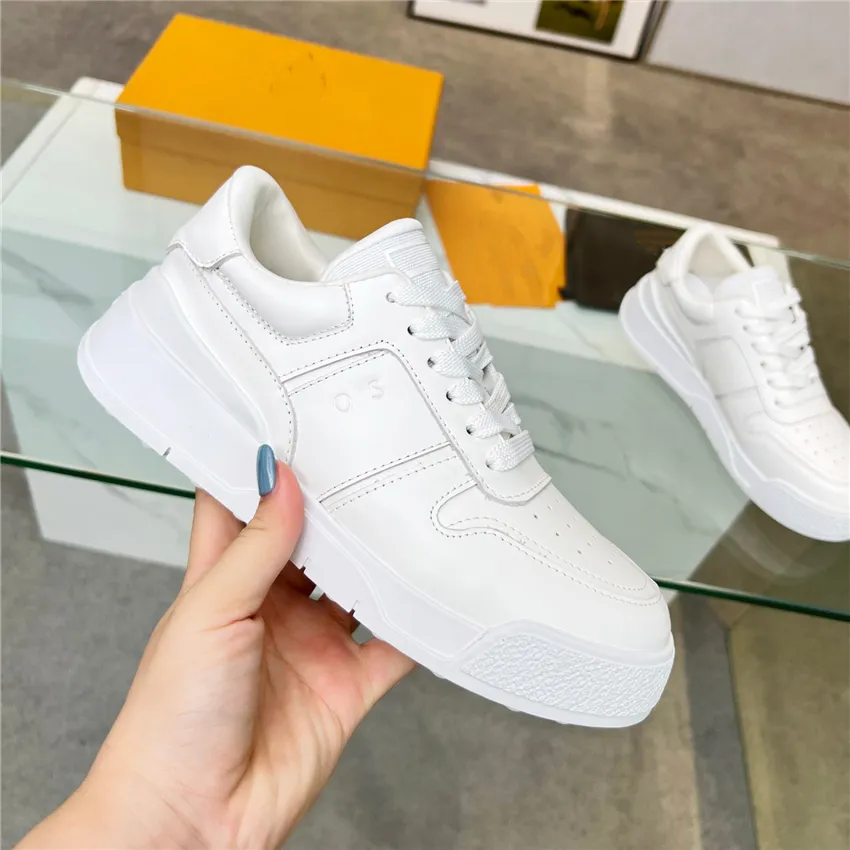 Fashionable bowling shoes deals