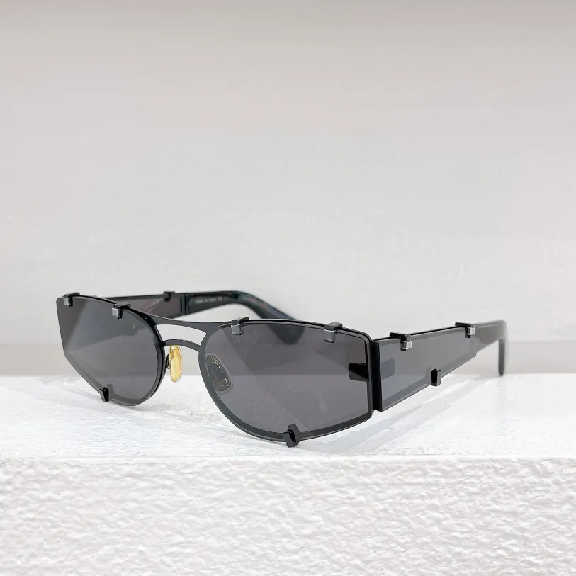 Solglasögon för män Kvinnor Summer 1206 Designers Style Anti-ultraviolet Retro Plate Full Frame Geryeges Random Box