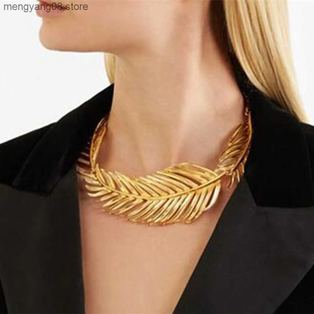 Hanger Kettingen Overdreven Metalen Gouden Blad Geometrische Grote Choker Ketting voor Vrouwen Exotische Metalen Charm Verklaring Collier Kraag Sleutelbeen Ketting T230609