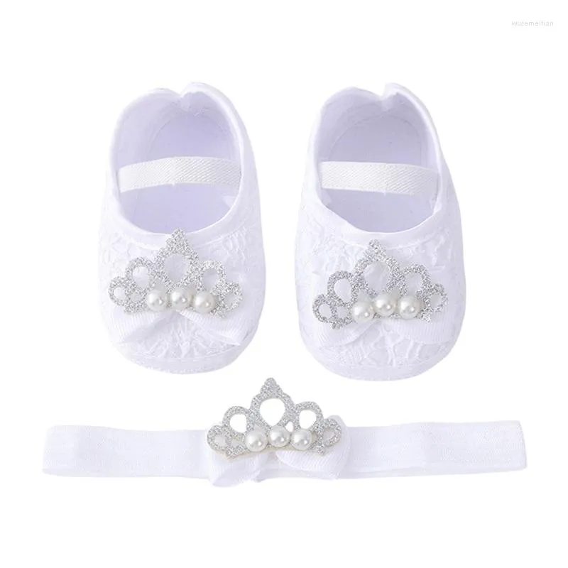 First Walkers Baby Girls Flats e Headband Soft Pearl Crown Princess Vestido de casamento Sapatos de caminhada para criança recém-nascida