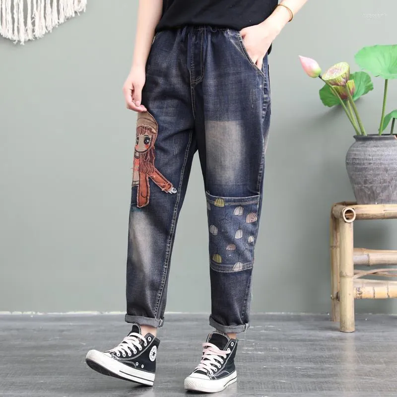 Frauen Jeans Weibliche Plus Samt Verdicken Cartoon Mädchen Patch Stickerei Frauen Lose Wilde Mode Fett MM Elastische Taille Harem Hosen A1009