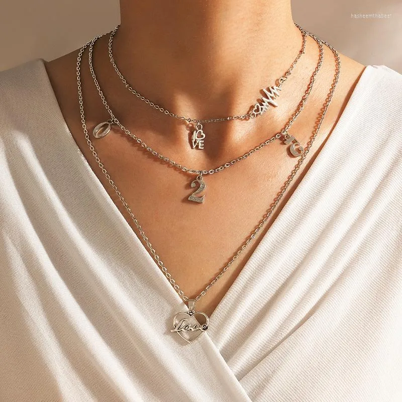 Collane con ciondolo Bohemian Hollow Geometry Heart Pandent Collana per donna Multistrato Lettera Argento Color Choker Party Jewelry