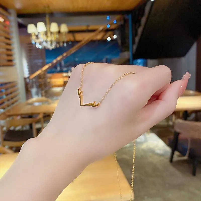 Pendant Necklaces Simple Christmas Deer Antlers Nimble Lucky Love Heart Mother's Day Animal Necklace Woman Girl Wedding_voghion.com