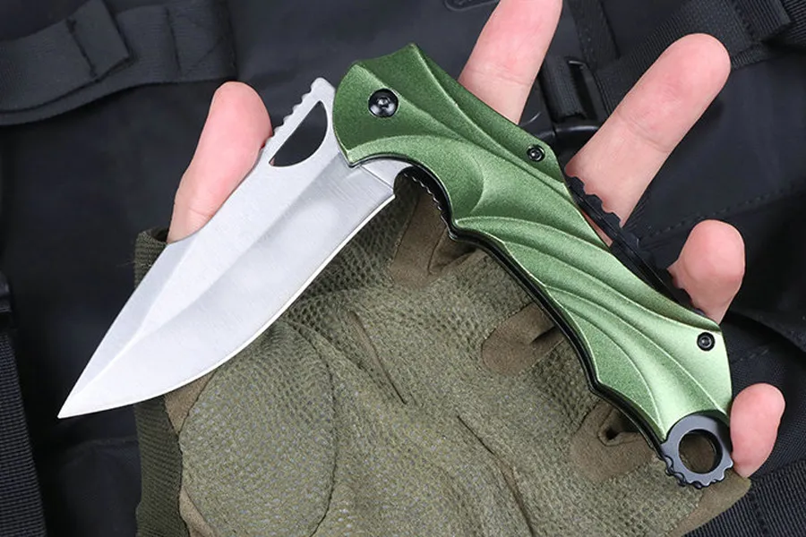 Coltello pieghevole Flipper assistito H6723 di alta qualità 3Cr13Mov Lama a punta di goccia satinata Manico in alluminio Coltelli tascabili EDC esterni con scatola al minuto