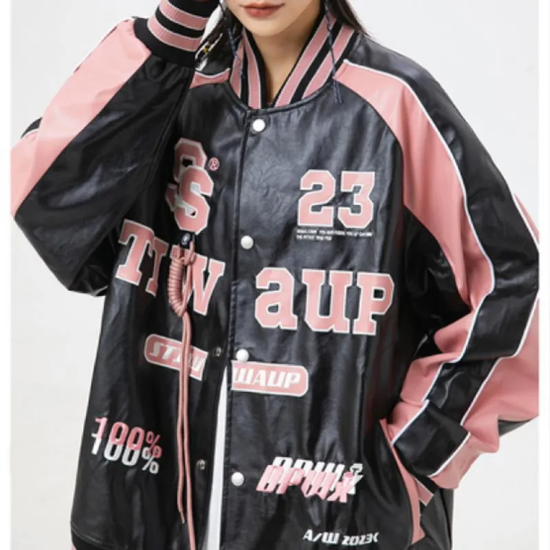 Kvinnors jackor Retro Pink American Vintage Embroid Bomber Jacket för kvinnor och man Y2K Street Hip-Hop Motorcykelbelägg PU LÄDER VARSITY JACKA 230608