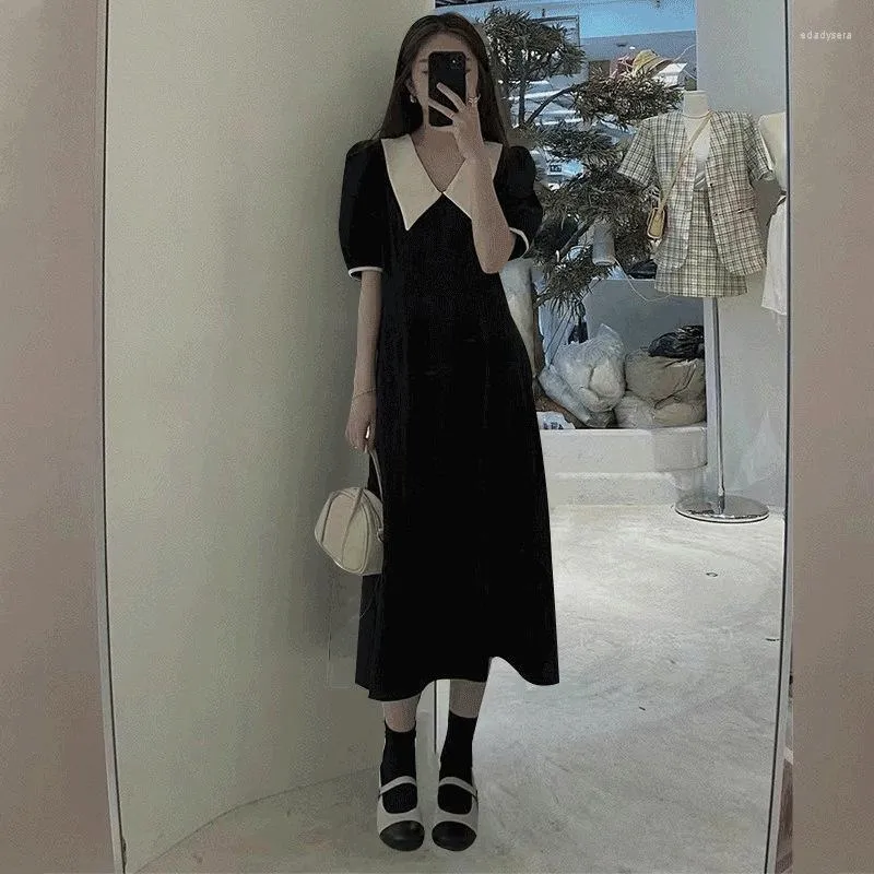 Casual Dresses High-klass Hepburn Style Puff Sleeve Dress Women's Summer French Temperament midja svart retro kontrast-färgdocka