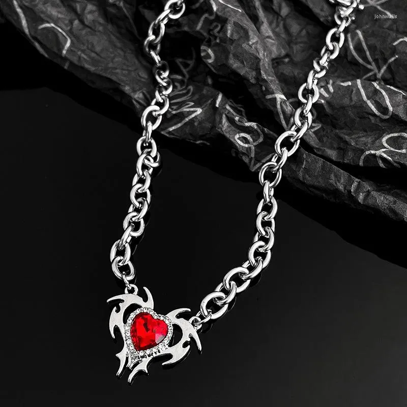 Pendant Necklaces Punk Hip Hop Heart Shape Red Crystal Rock Flame Choker For Women Night Club Party Fashion Jewelry Vintage Cool