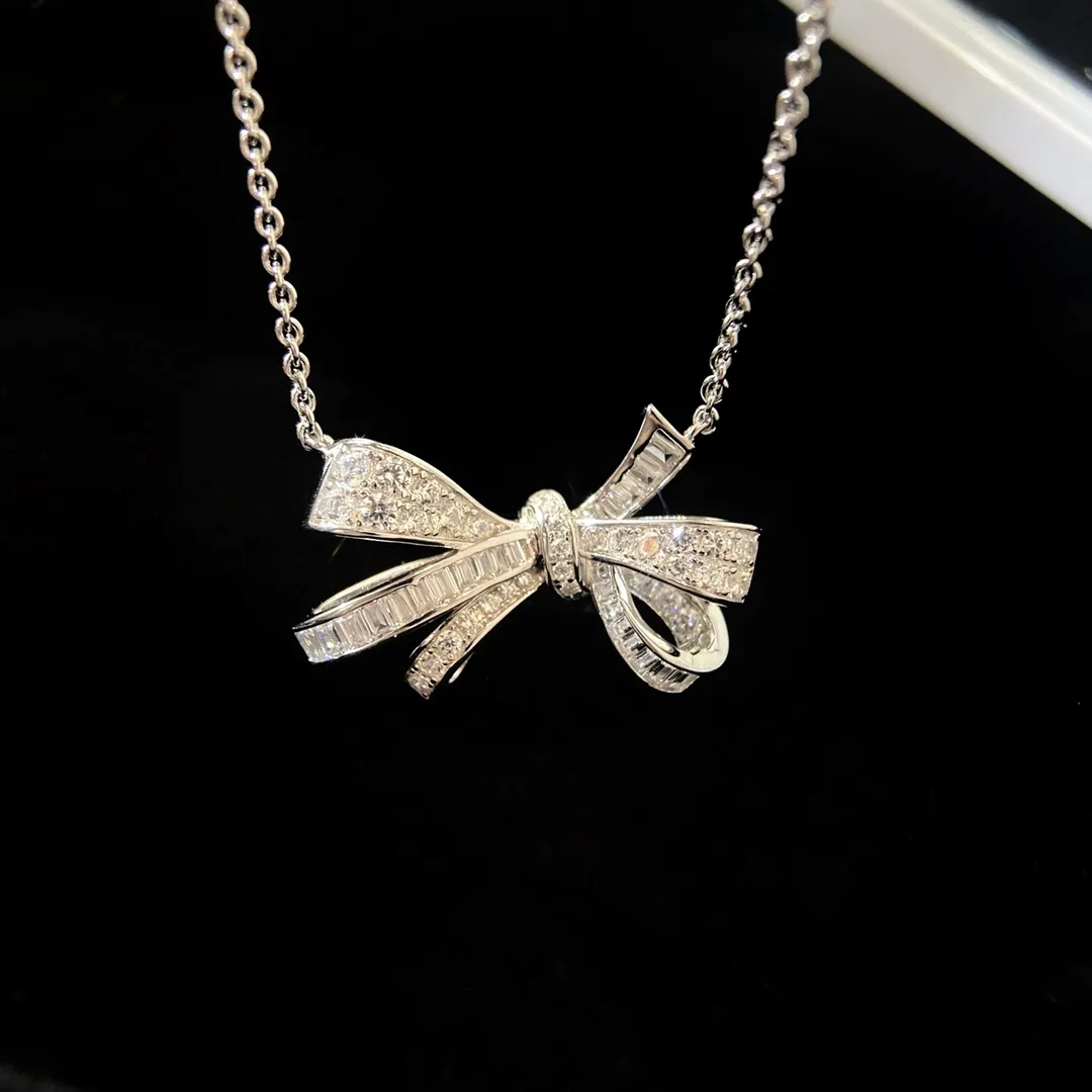 Bow necklace designer light luxury collarbone chain birthday gift does not fade non-allergic necklace ladies versatile necklace accessories pendant