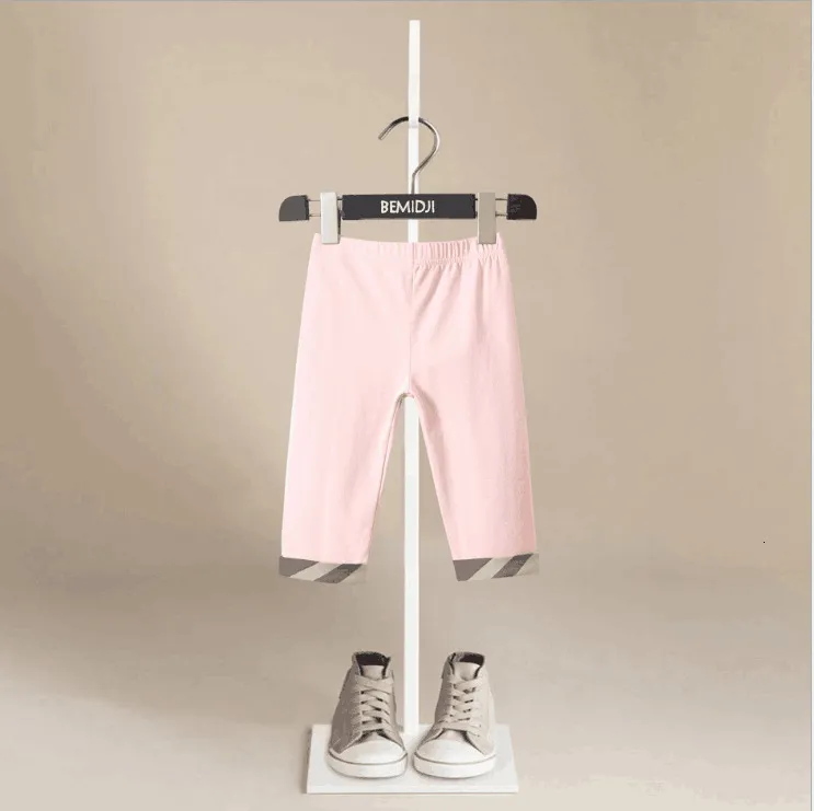 Spodnie Wysokiej jakości dziewczynki legginsy paski Striped Spring Summer Kids Leggins Girloon Animals Spodnie bawełniane spodnie 230608