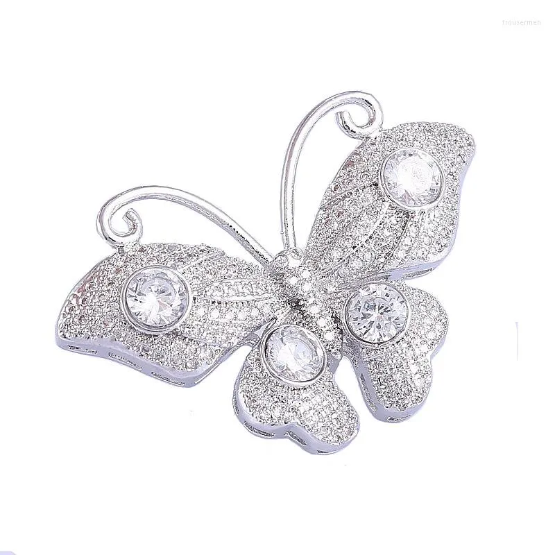 Charms Bijoux Micro Pave Zircon Crystal Butterfly för smycken som gör grossist stora koppar djuranslutningar DIY Berloques