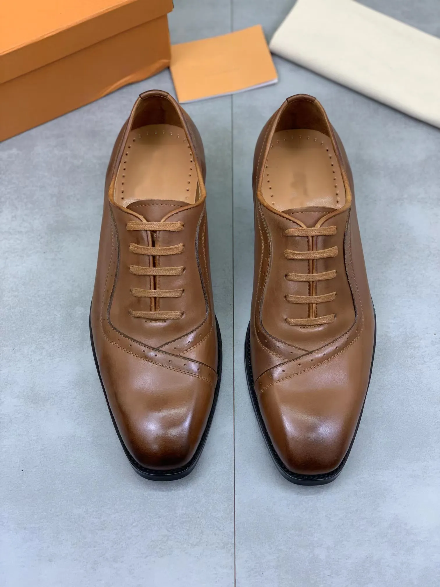 Mens sneaker dress shoe top