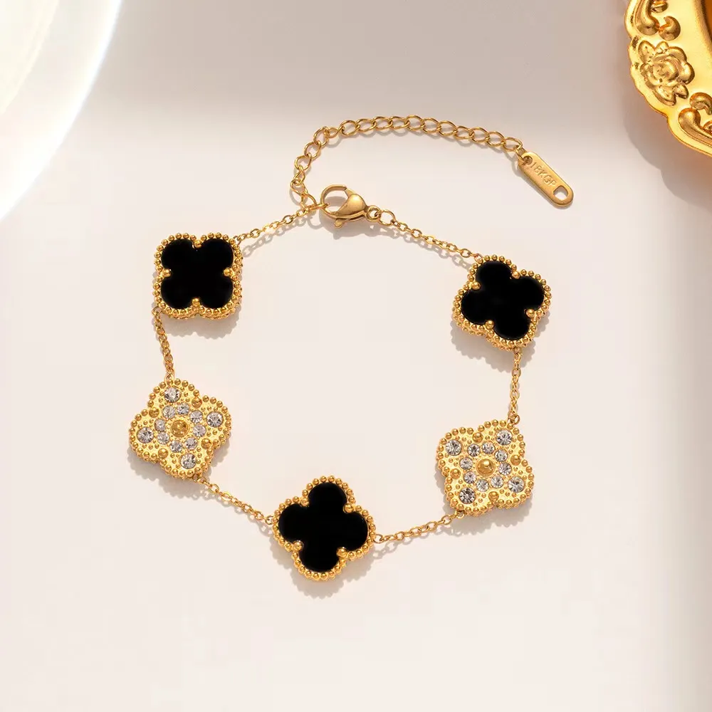18K Gold Plated Clover Charm Bracelet with Agate Diamonds Elegant Four Leaf Design for Women Ideal for Weddings Parties