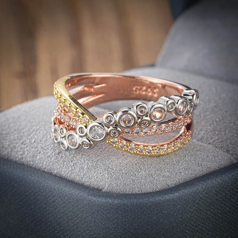 Anneau De Doigt Pour Femmes Creatives Trois Couleurs Metalliques Design Unique Bague Feminine Pour La Fete Et Les Usages Quotidiens 2024 Nouveaux Bijoux Du 2 35 DHgate