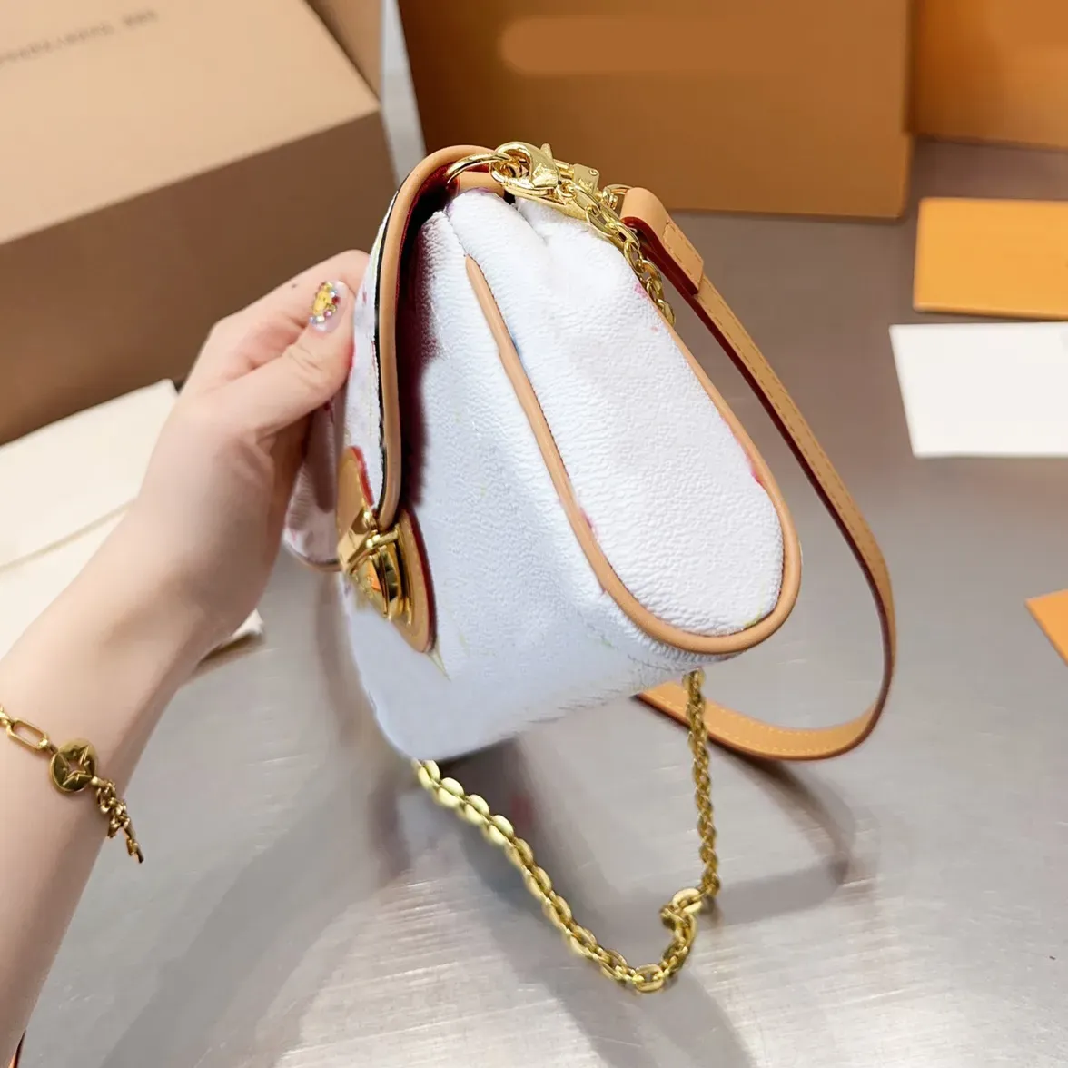 Chanel 5A Shoulder Bag Luxury Chain Crossbody Purse With Retro Chain Strap  For Womens Fashion And Daily Use From Rainbowhandbag, $116.45 | DHgate.Com
