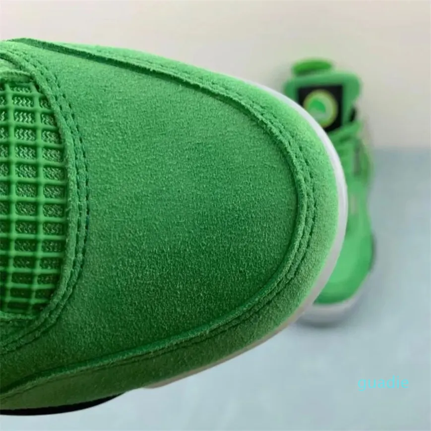 Wahlburgers Mens Basketball Shoes Fomens 4S Зеленые спортивные кроссовки на открытом воздухе.