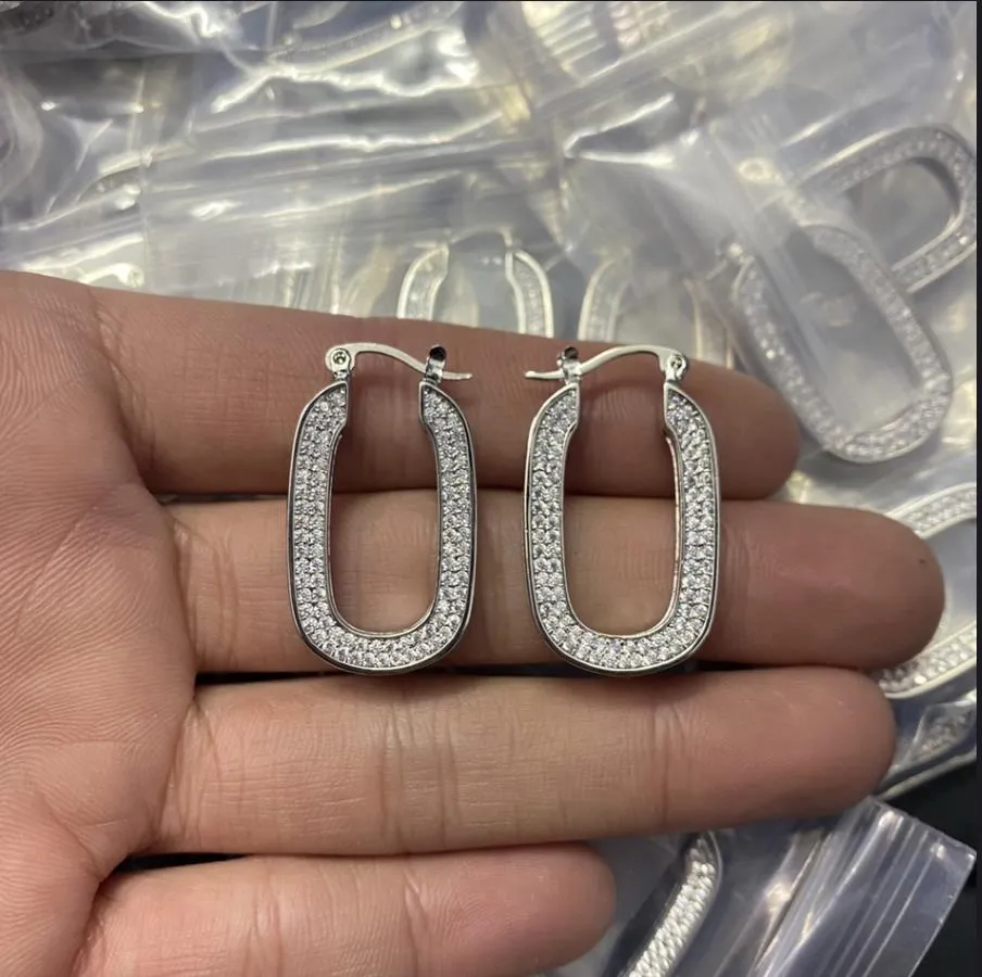 Nya Gold Hoops örhängen diamanter Feminin stil slät vita guldpläterade öronstänger lyxiga smycken E3029